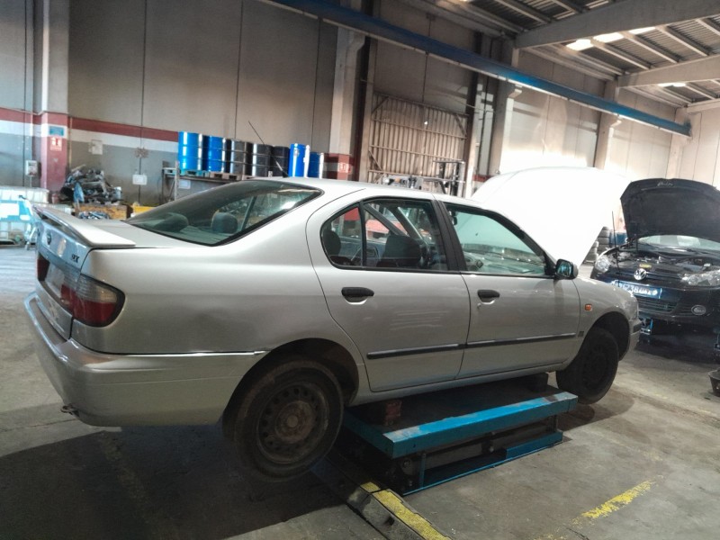 nissan primera hatchback (p11) del año 1997