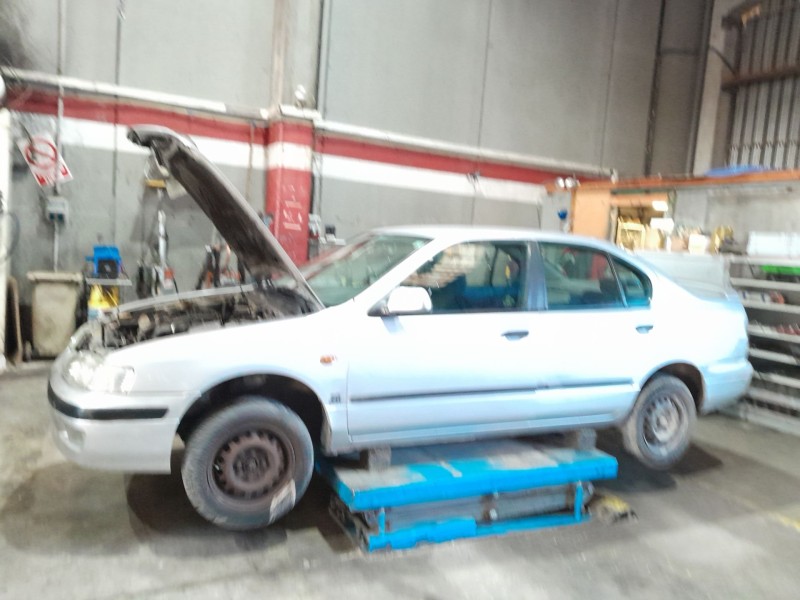 nissan primera hatchback (p11) del año 1997