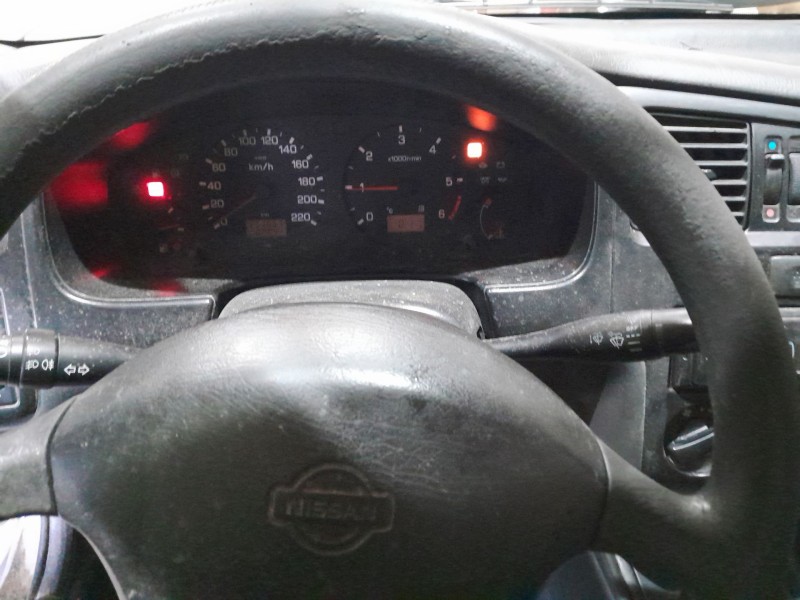 nissan primera hatchback (p11) del año 1997
