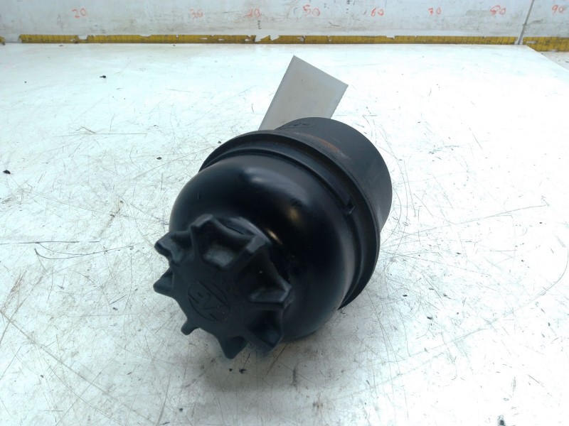 Recambio de deposito aceite hidraulico para lada niva todo terreno, cerrada (2121, 2131) 1700 i 4x4 (21213, 21214) referencia OE