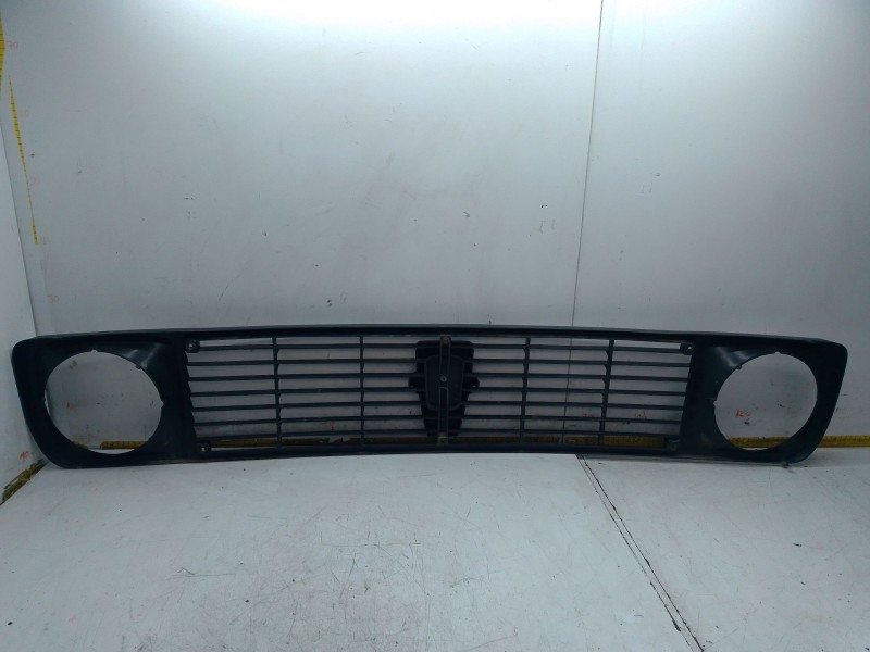 Recambio de rejilla delantera para lada niva todo terreno, cerrada (2121, 2131) 1700 i 4x4 (21213, 21214) referencia OEM IAM 212