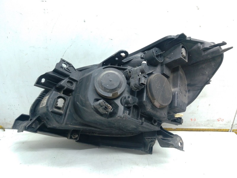 Recambio de faro izquierdo para renault clio iii (br0/1, cr0/1) 1.5 dci (br17, cr17) referencia OEM IAM 8200459823  