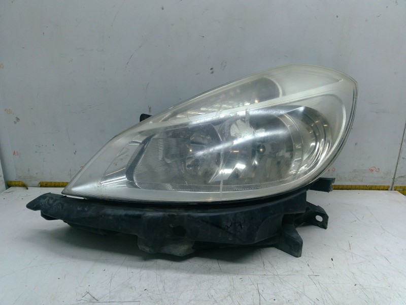 Recambio de faro derecho para renault clio iii (br0/1, cr0/1) 1.5 dci (br17, cr17) referencia OEM IAM 8200244889  