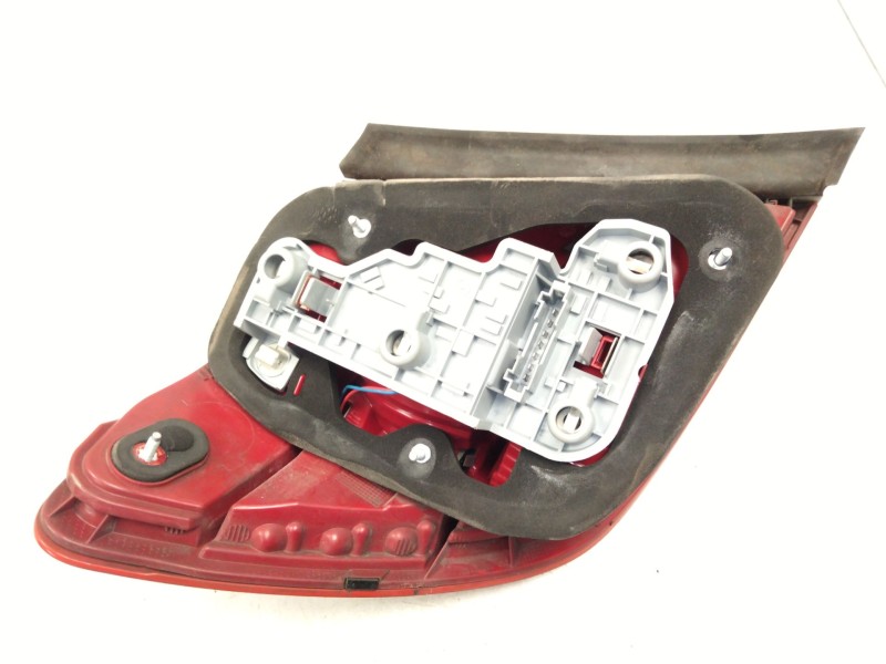 Recambio de piloto trasero derecho para mercedes-benz clase c t-model (s204) c 320 cdi (204.222) referencia OEM IAM 2048204064  