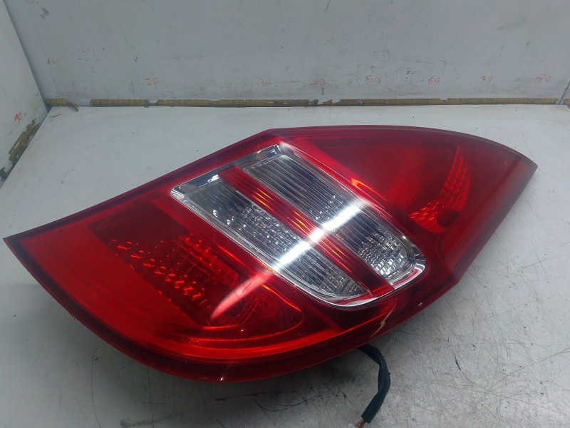 Recambio de piloto trasero derecho para hyundai i30 (fd) 2.0 crdi referencia OEM IAM 924022L0  