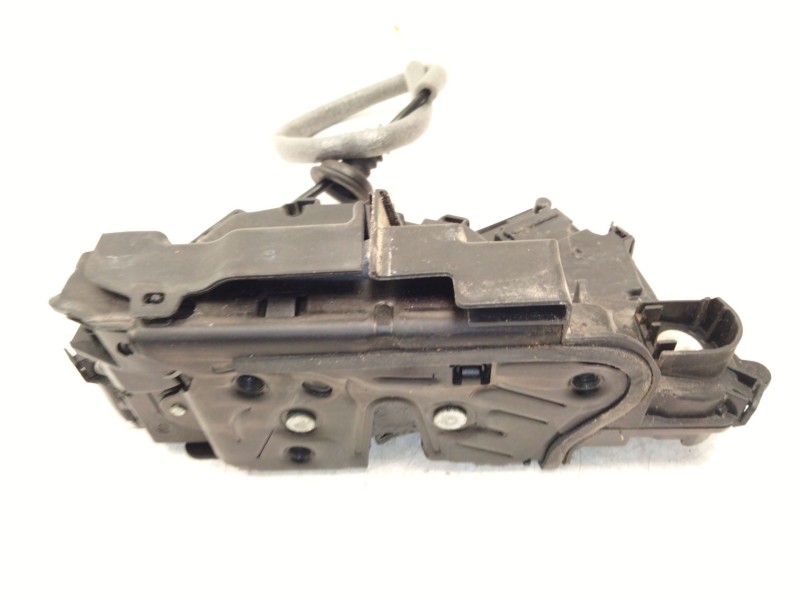 Recambio de cerradura puerta delantera izquierda para skoda superb iii (3v3) 2.0 tdi referencia OEM IAM 5TB837015A  