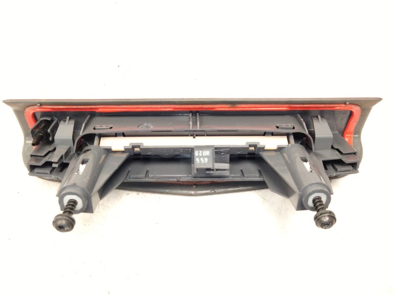 Recambio de luz central de freno para opel corsa e (x15) 1.4 (08, 68) referencia OEM IAM 13188045  