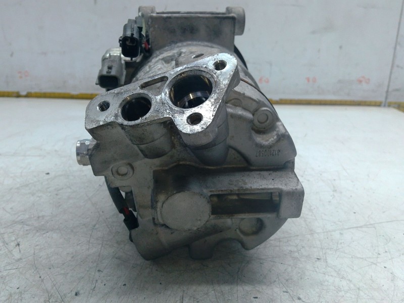 Recambio de compresor aire acondicionado para renault grand scénic iv (r9_) 1.6 dci 130 referencia OEM IAM 926001268R  