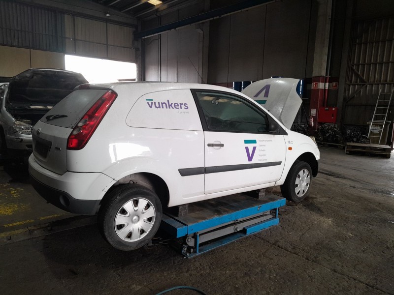 ford fiesta v van del año 2026