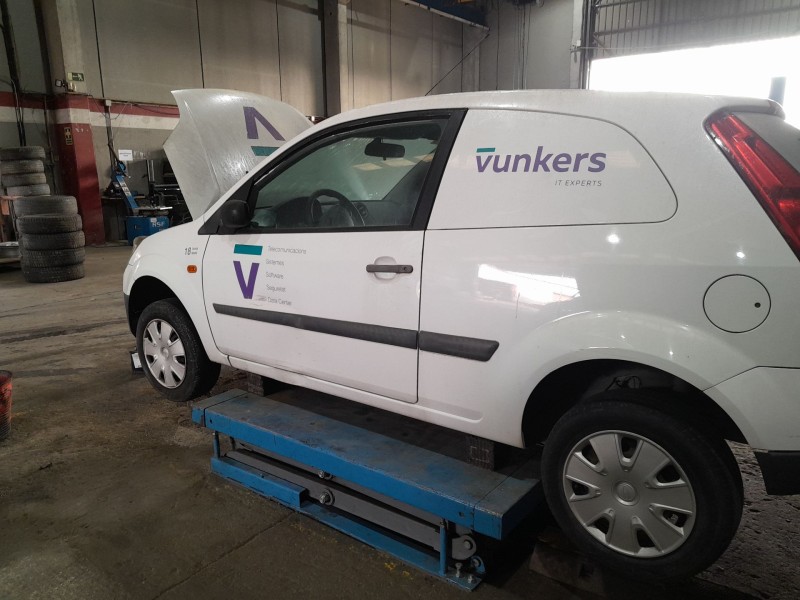 ford fiesta v van del año 2026