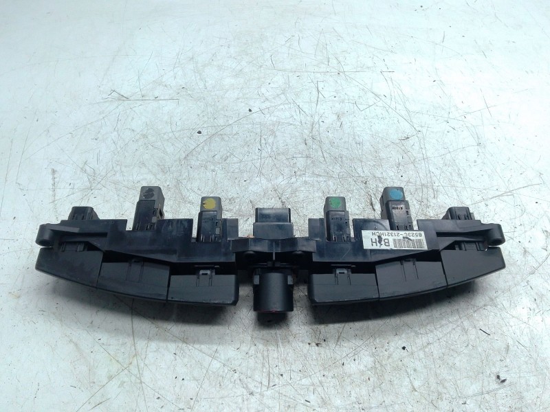 Recambio de warning para ssangyong rodius i 2.7 xdi 4wd referencia OEM IAM 8523021321HCH  