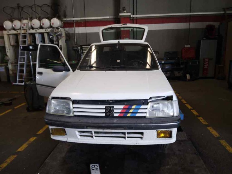 peugeot 205 berlina del año 1997