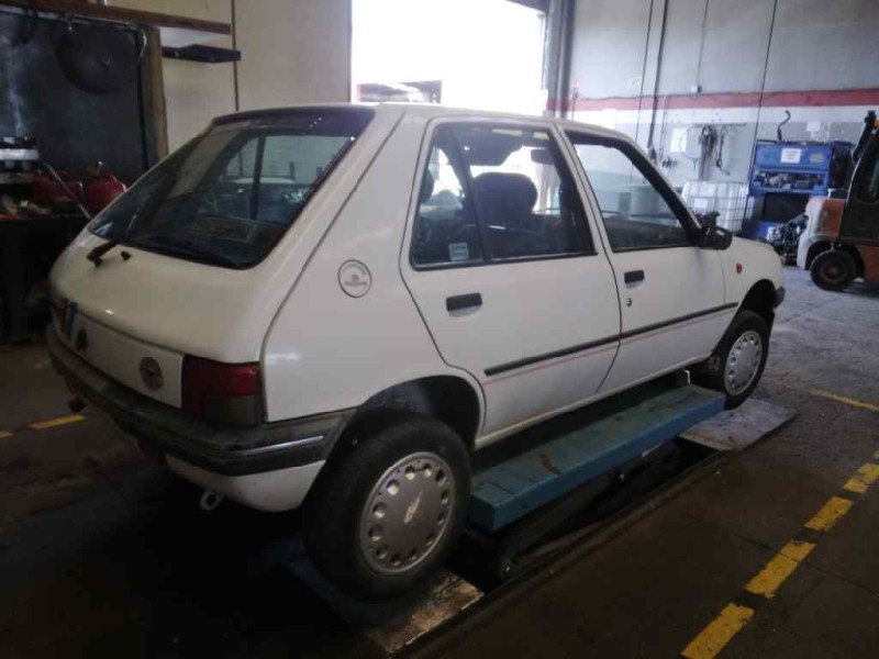 peugeot 205 berlina del año 1997