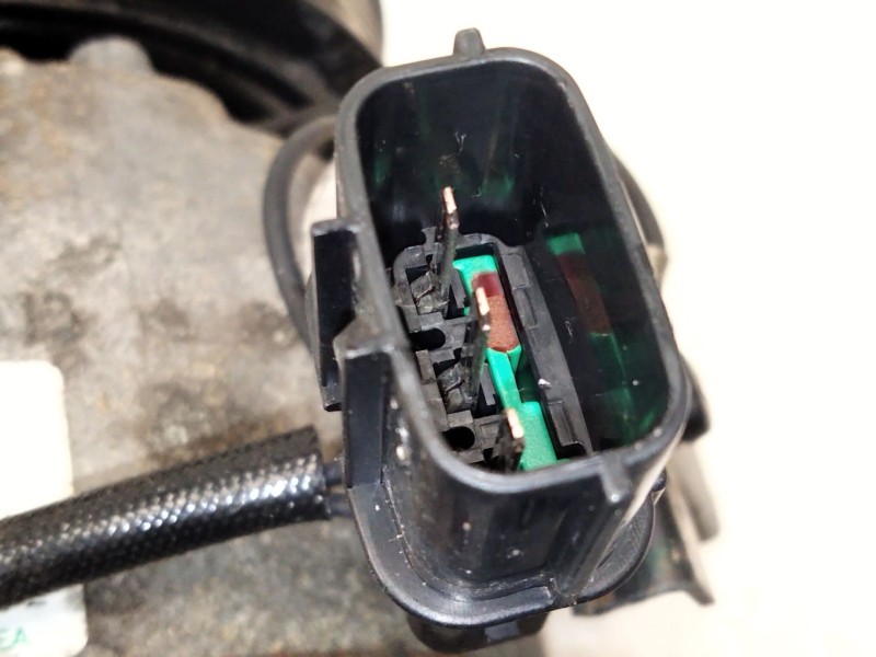 Recambio de compresor aire acondicionado para hyundai ix35 (lm, el, elh) 2.0 crdi referencia OEM IAM F500NE9DB02  