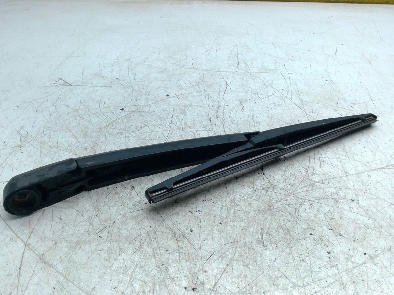 Recambio de brazo limpia trasero para kia stonic (yb) 1.2 cvvt referencia OEM IAM   