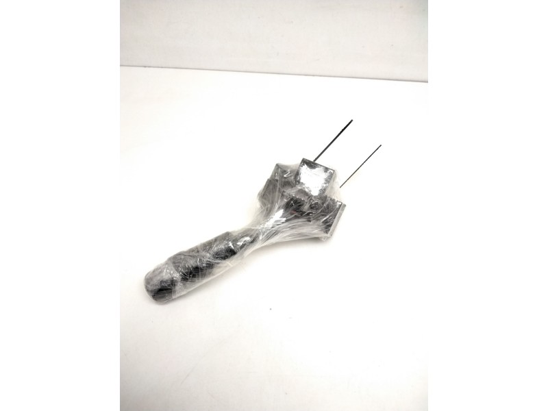 Recambio de mando limpia para land rover discovery v6 td se referencia OEM IAM XPE500070PVJ  