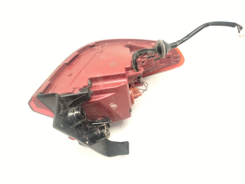 Recambio de piloto trasero derecho para kia stonic (yb) 1.2 cvvt referencia OEM IAM 92402H8500  