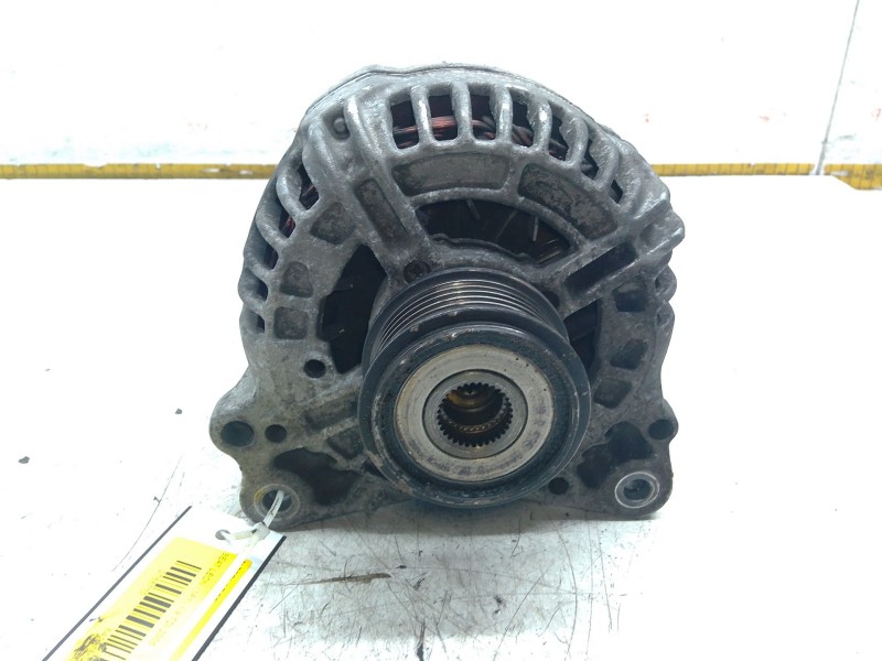 Recambio de alternador para seat leon (1p1) 1.9 tdi referencia OEM IAM 06F903023F  