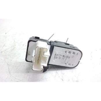 Recambio de mando elevalunas trasero derecho para mazda cx-3 referencia OEM IAM 8081T2  