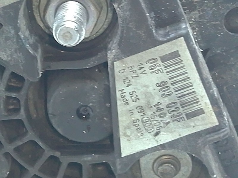 Recambio de alternador para seat leon (1p1) 1.9 tdi referencia OEM IAM 06F903023F  