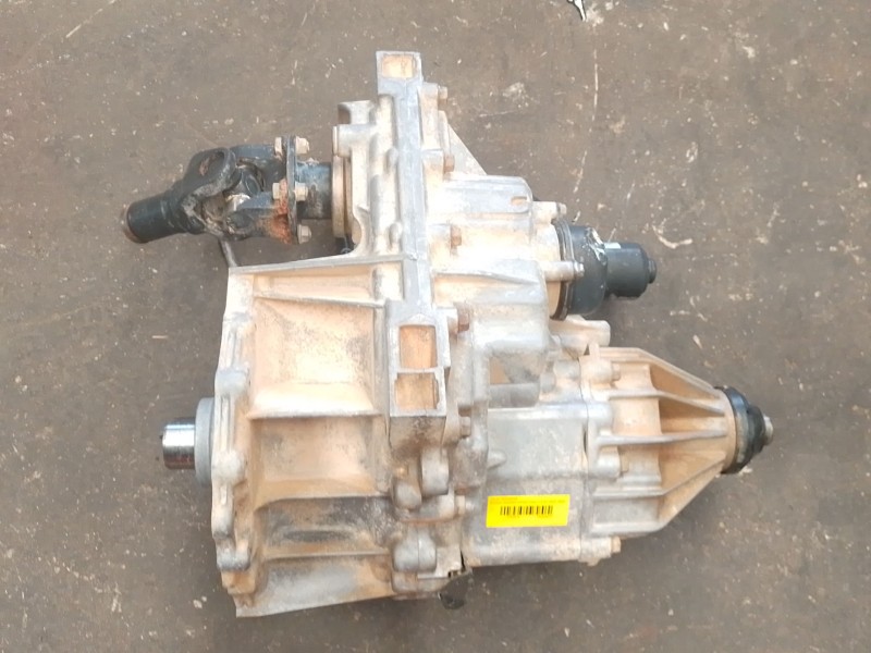 Recambio de caja transfer para nissan navara np300 (d40) 2.5 dci 4wd referencia OEM IAM 33100EA310  