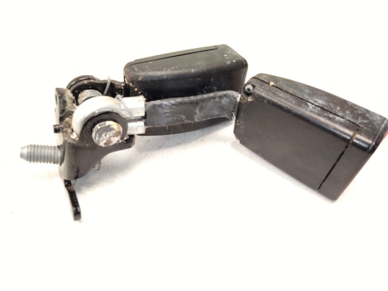 Recambio de enganche cinturon trasero central para peugeot 2008 i (cu_) 1.6 bluehdi 120 referencia OEM IAM   