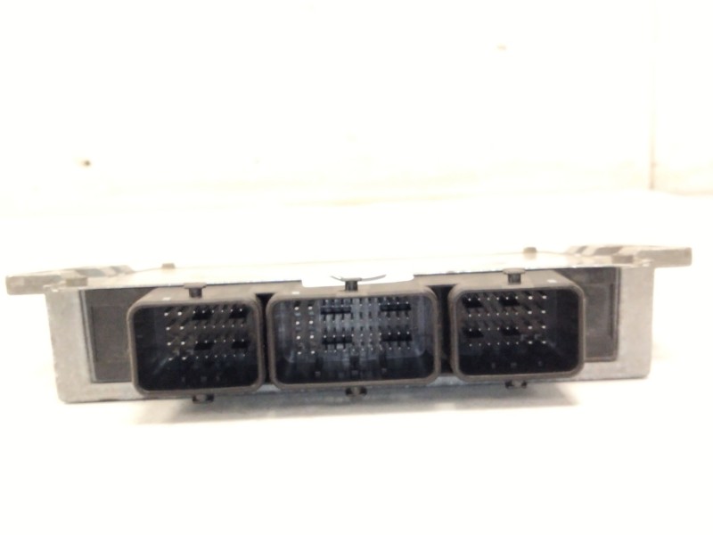 Recambio de centralita motor uce para citroën c2 (jm_) 1.4 referencia OEM IAM 9651556680 9642222380 S2PM384