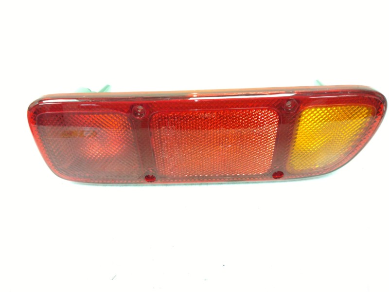 Recambio de piloto trasero derecho paragolpes para nissan terrano/terrano.ii (r20) referencia OEM IAM 26550OF400 INGLES DEFECTUO