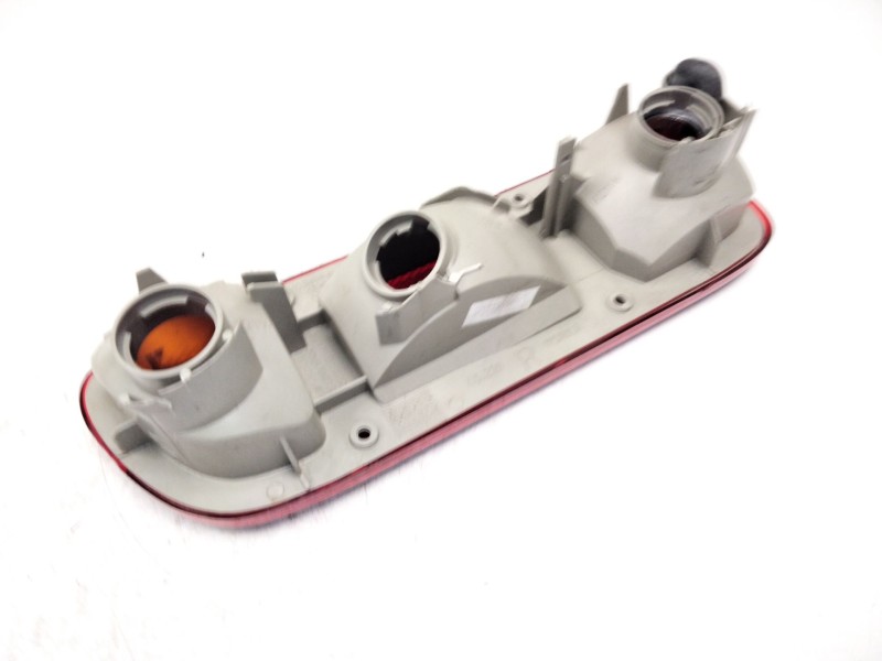 Recambio de piloto trasero derecho paragolpes para nissan terrano/terrano.ii (r20) referencia OEM IAM 26550OF400 INGLES DEFECTUO