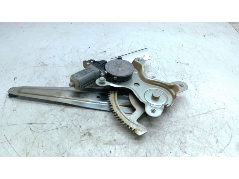 Recambio de elevalunas trasero derecho para toyota hilux vii pick-up (_n1_, _n2_, _n3_) 3.0 d-4d 4wd (kun26) referencia OEM IAM 