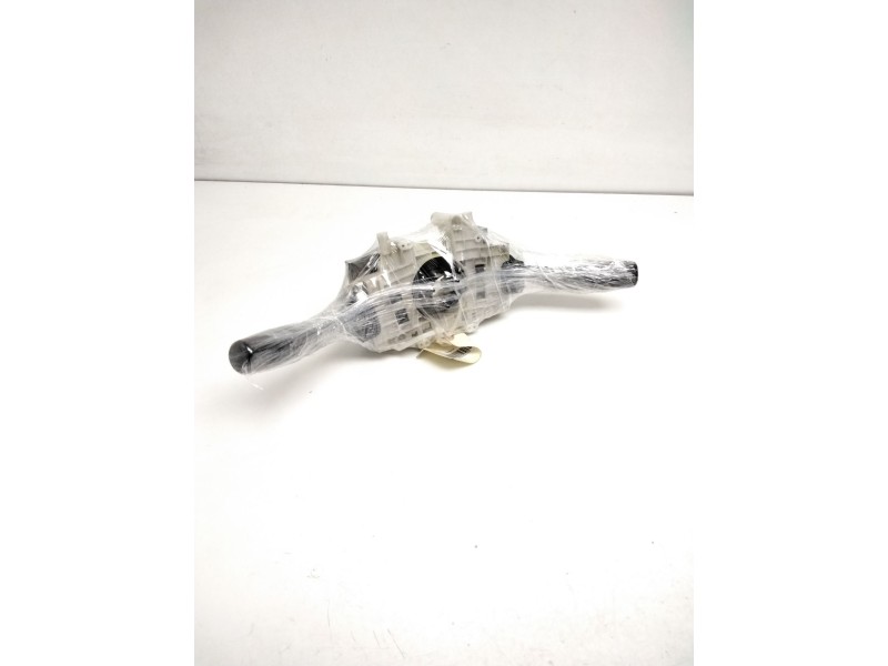 Recambio de mando limpia para kia cerato 2.0 turbodiesel cat referencia OEM IAM LD4813AS  