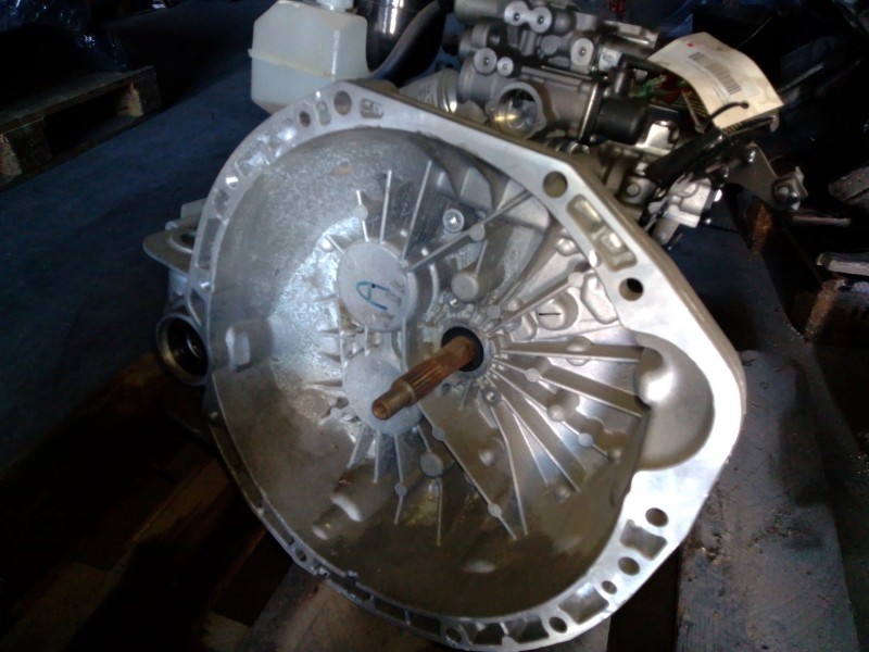 Recambio de caja cambios para opel vivaro 2.5 dti / cdti cat (g9u-730 / lj9) referencia OEM IAM PA0010  108505