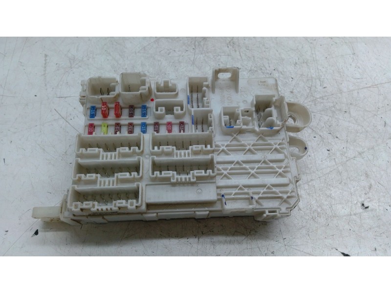Recambio de caja fusibles para toyota hilux vii pick-up (_n1_, _n2_, _n3_) 3.0 d-4d 4wd (kun26) referencia OEM IAM   