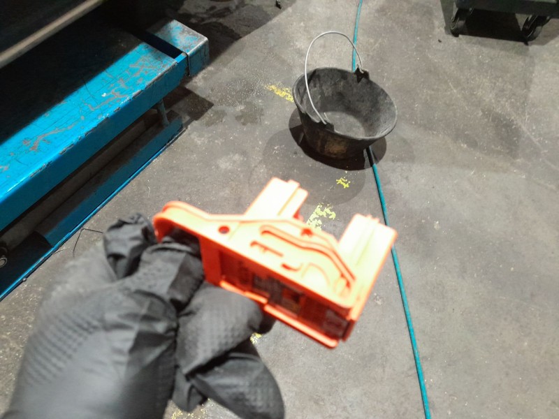 toyota avensis sedán (_t27_) del año 2011