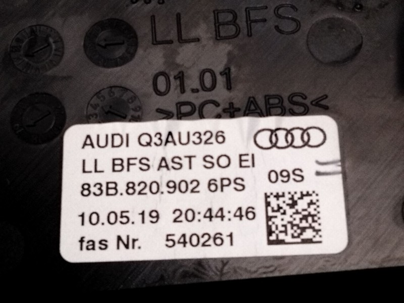 Recambio de aireador derecho para audi q3 (f3b) 35 tdi referencia OEM IAM 83B820902  