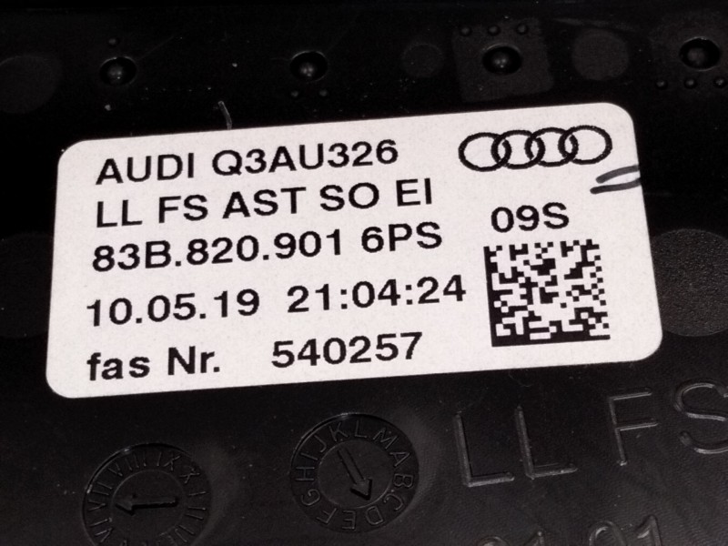Recambio de aireador izquierdo para audi q3 (f3b) 35 tdi referencia OEM IAM 83B820901  