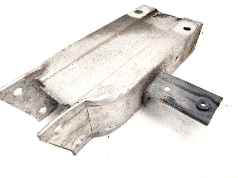 Recambio de puntera chasis delantera izquierda para mercedes-benz clase e (w212) e 350 cdi (212.023) referencia OEM IAM A2126200