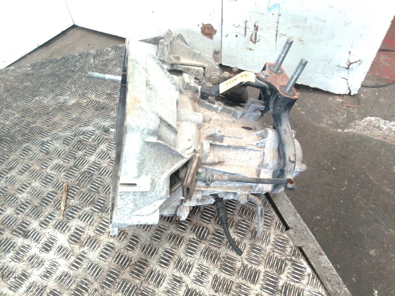 Recambio de caja cambios para opel combo tour (x12) 1.3 cdti (c26, d26, e26, c05) referencia OEM IAM 55276900  