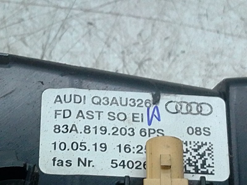 Recambio de aireador trasero central para audi q3 (f3b) 35 tdi referencia OEM IAM 83A819203  