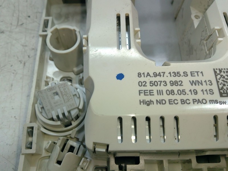 Recambio de luz interior para audi q3 (f3b) 35 tdi referencia OEM IAM 81A947135S  