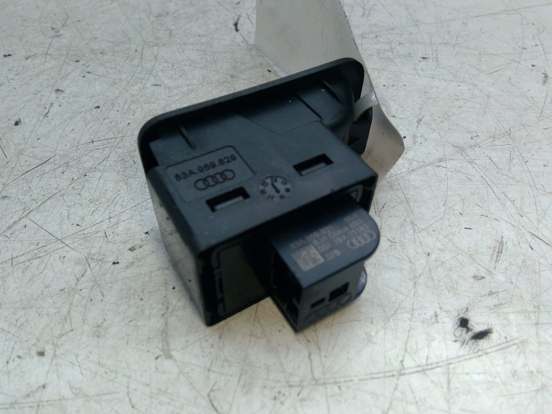 Recambio de pulsador maletero para audi q3 (f3b) 35 tdi referencia OEM IAM 83A959831  