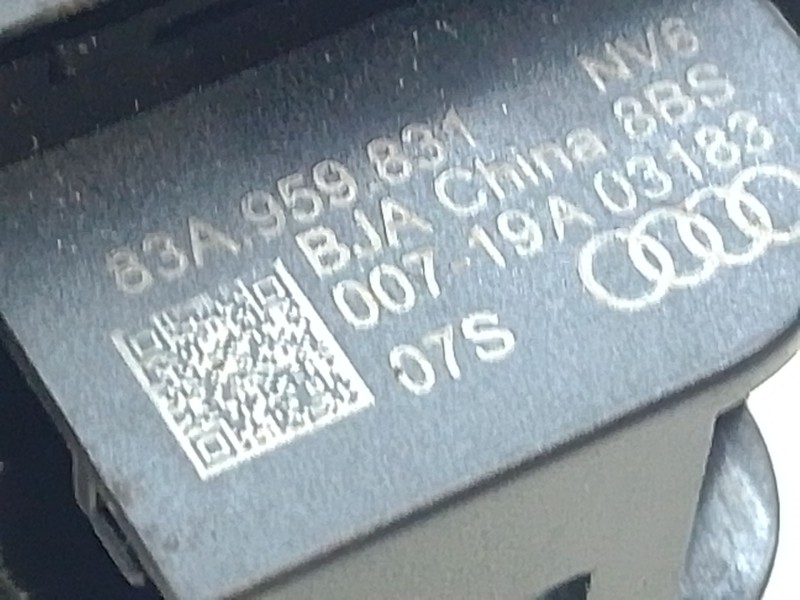Recambio de pulsador maletero para audi q3 (f3b) 35 tdi referencia OEM IAM 83A959831  