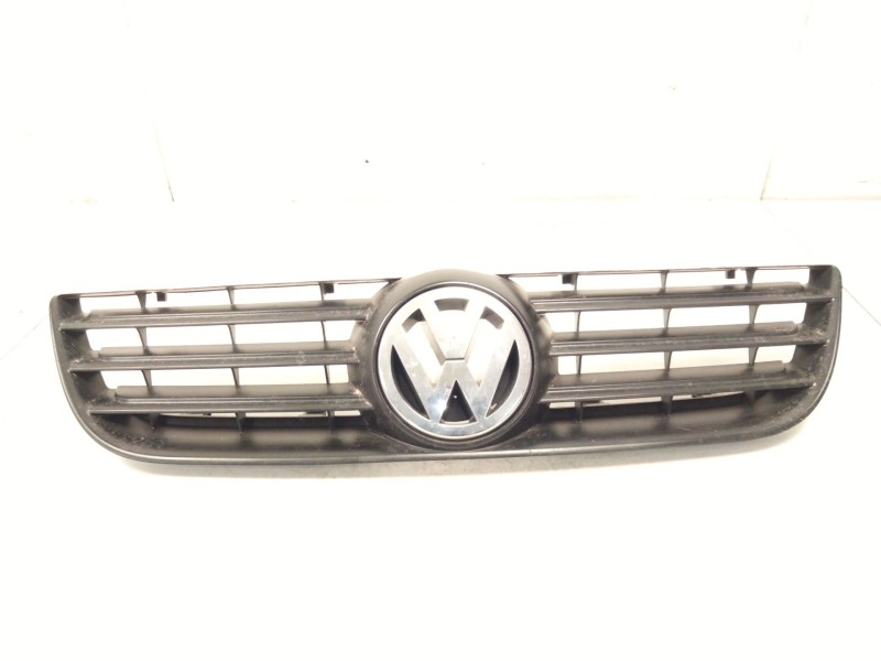 Recambio de rejilla delantera para volkswagen polo iv (9n_, 9a_) 1.4 16v referencia OEM IAM   