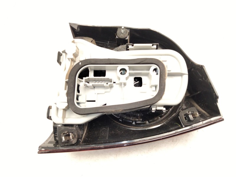 Recambio de piloto trasero izquierdo para volkswagen polo iv (9n_, 9a_) 1.4 16v referencia OEM IAM   