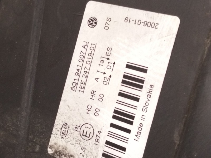 Recambio de faro izquierdo para volkswagen polo iv (9n_, 9a_) 1.4 16v referencia OEM IAM   