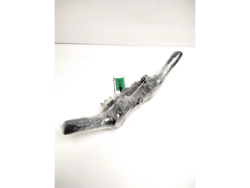 Recambio de mando limpia para toyota auris (_e18_) 1.3 (nre180_) referencia OEM IAM 0272017F852  