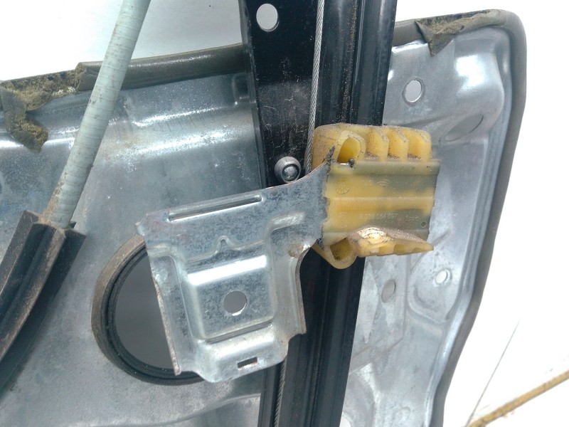 Recambio de elevalunas delantero izquierdo para volkswagen polo iv (9n_, 9a_) 1.4 16v referencia OEM IAM 604837755  