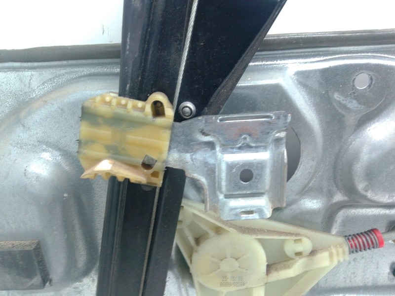 Recambio de elevalunas delantero izquierdo para volkswagen polo iv (9n_, 9a_) 1.4 16v referencia OEM IAM 604837755  