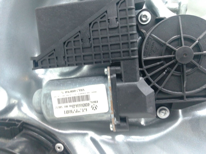 Recambio de elevalunas delantero derecho para volkswagen polo iv (9n_, 9a_) 1.4 16v referencia OEM IAM Q4837756  