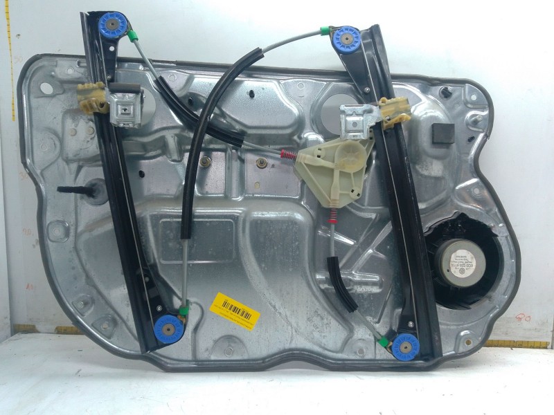 Recambio de elevalunas delantero derecho para volkswagen polo iv (9n_, 9a_) 1.4 16v referencia OEM IAM Q4837756  